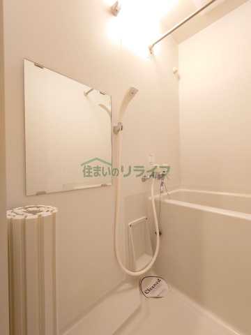 バス・シャワールーム　別部屋の参考写真となります