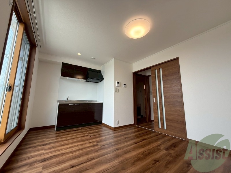 居室・リビング　リビングは８帖のＬＤＫです。広々していていいですね。