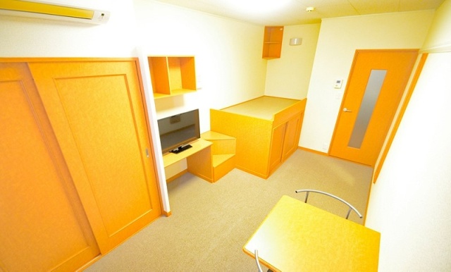 居室・リビング　写真は別号室のものです。