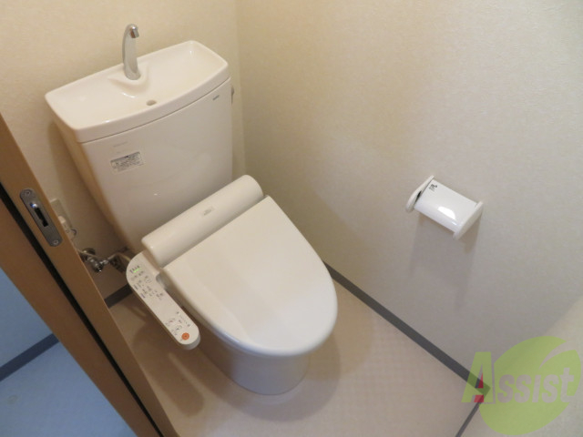 トイレ　ウォシュレット付きのトイレです。シャワートイレは日本の宝。