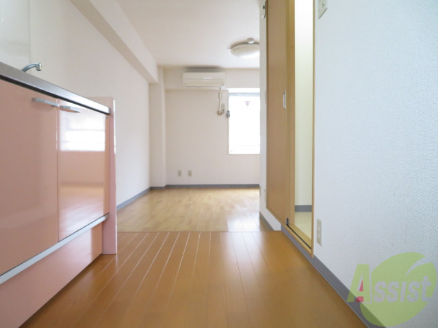 玄関　玄関の様子です。明るい印象ですね。気分もあがりそう