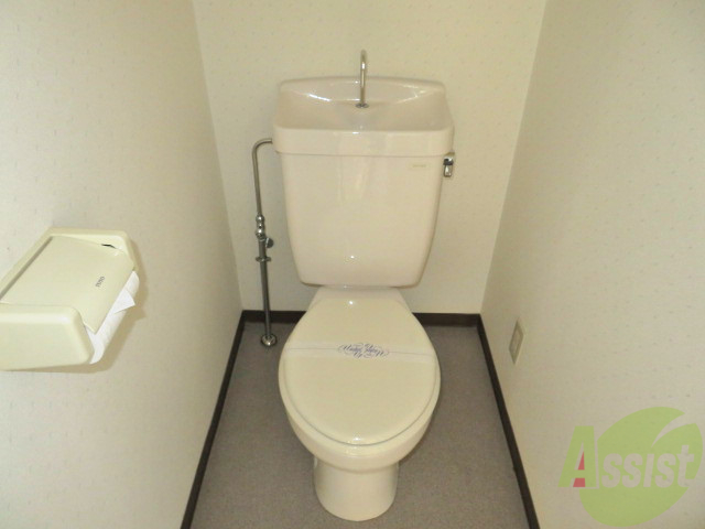 トイレ　こちらはトイレです。清潔感があり、安心して使用できます。