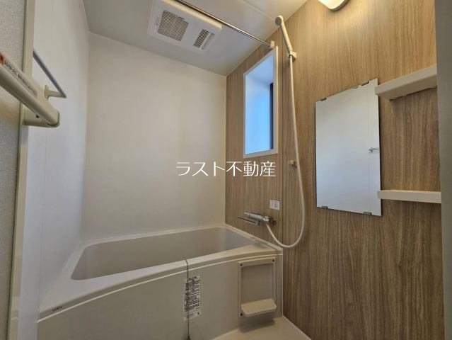 バス・シャワールーム　写真は同タイプ、別物件の写真となります。