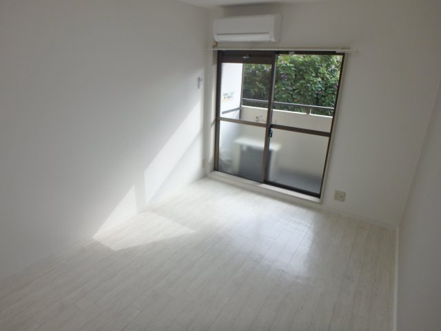 居室・リビング　使いやすい居間です