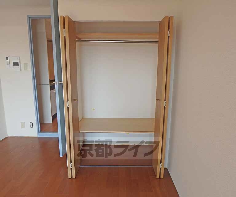 収納　天井高で大容量のクローゼットです。