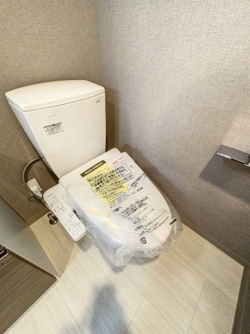 トイレ　温水洗浄便座付のトイレ