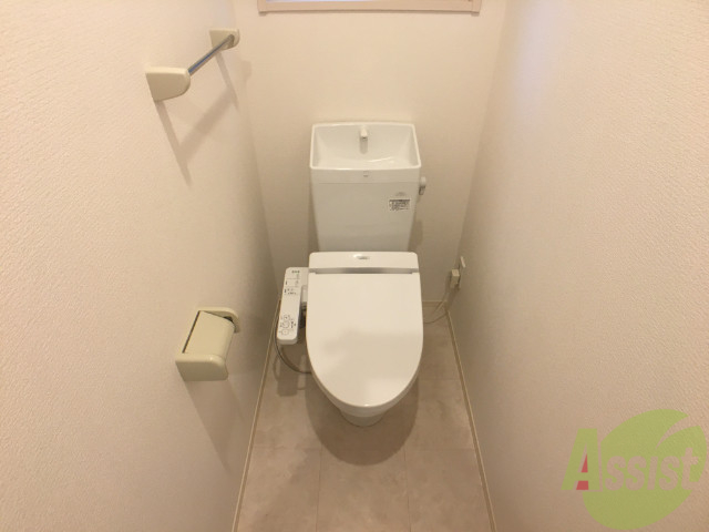 トイレ　こちらはトイレです。清潔感があり、安心して使用できます。
