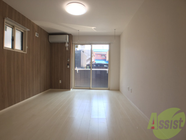 居室・リビング　洋室１０．６帖なのでとても広い部屋ですよね。