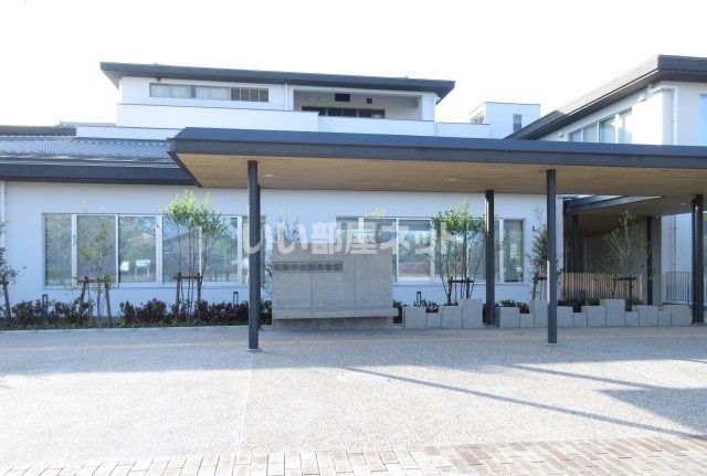 図書館　松阪市松阪図書館（図書館）まで615m