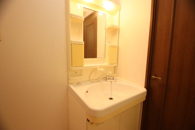 洗面設備　別室の参考写真です。※現況優先