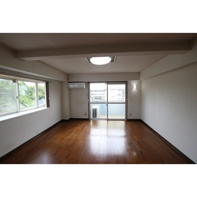 居室・リビング　照明付