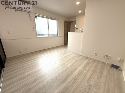 居室・リビング　約11帖の広いLDK。