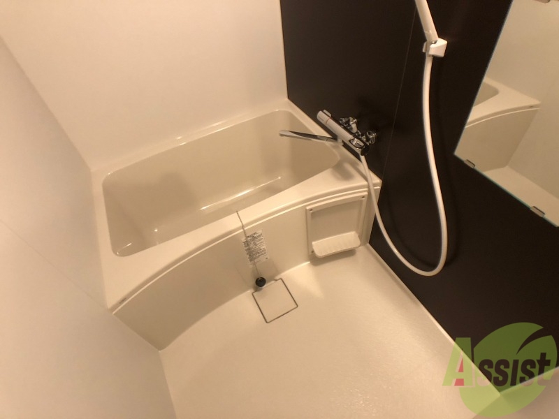 バス・シャワールーム　お風呂になります。一日の疲れを癒してくださいね。