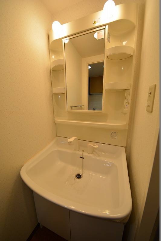 洗面設備　ユーカ心斎橋東　浴室
