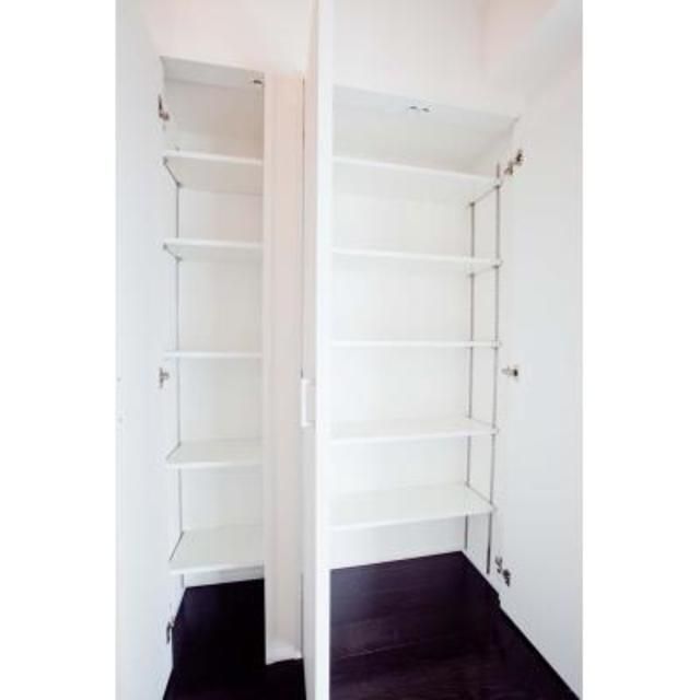 収納　別タイプ部屋　参考写真です