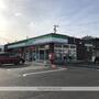 コンビニ　ファミリーマート（コンビニ）まで522m