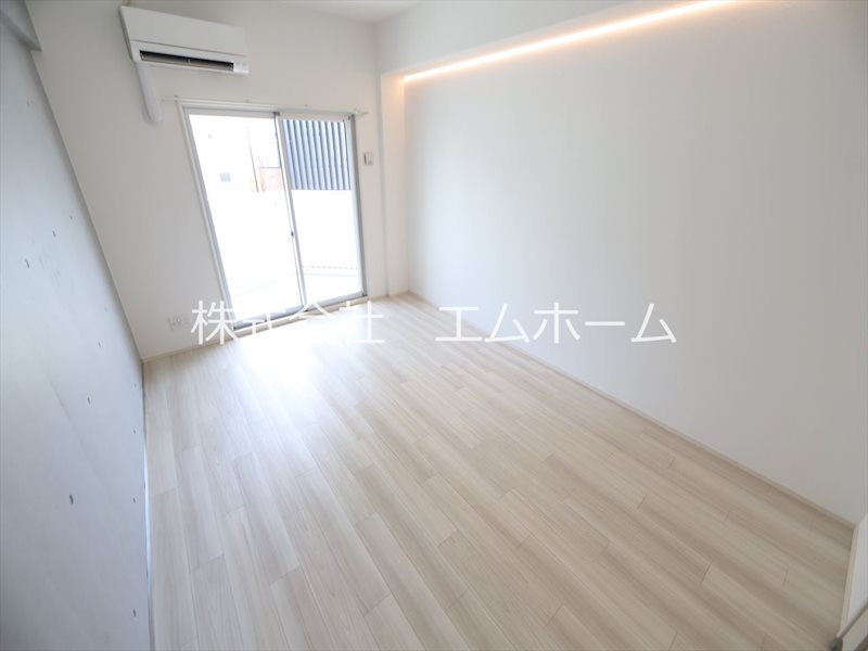 その他部屋・スペース　洋室8帖　エアコン完備　ウォークインクローゼット付（収納充実