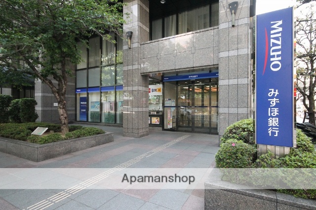 銀行　（株）みずほ銀行／南船場支店（銀行）まで605m