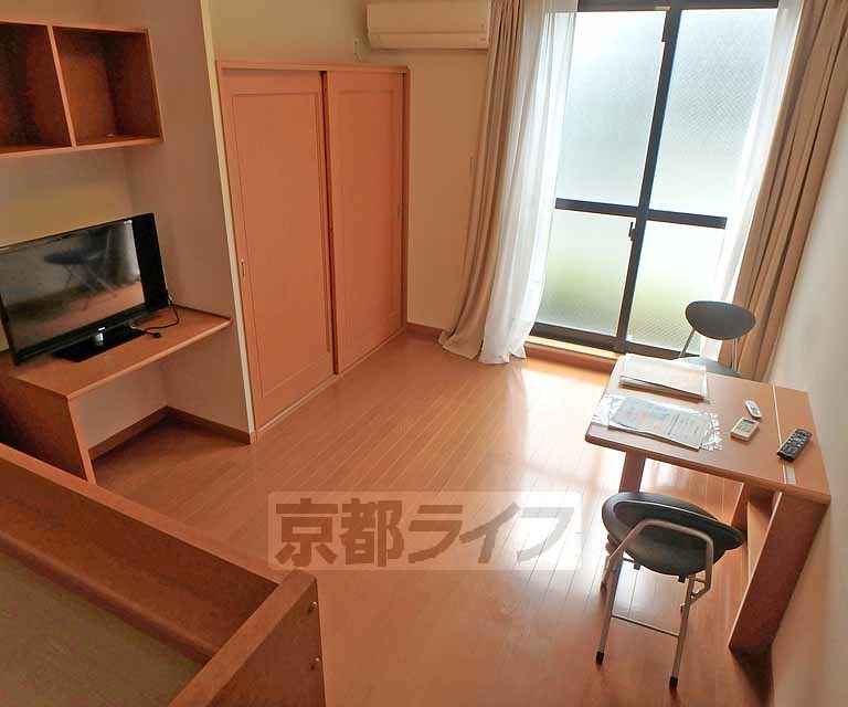 居室・リビング　家具家電つきのレオパレスです