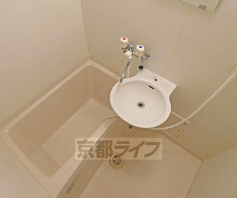 バス・シャワールーム　清潔感のある浴室です！