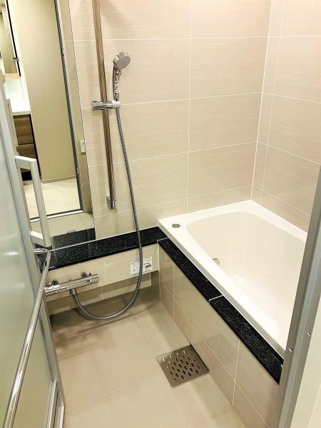 バス・シャワールーム　※別部屋の参考写真です。