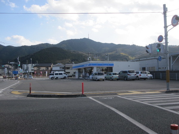 コンビニ　ローソン高知神田店（コンビニ）まで632m