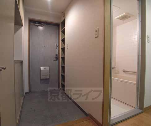 玄関　玄関廻りです。