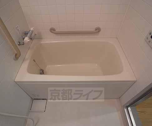 バス・シャワールーム　お風呂も綺麗で広いです！