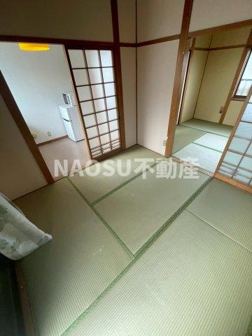 居室・リビング　明るい和室です