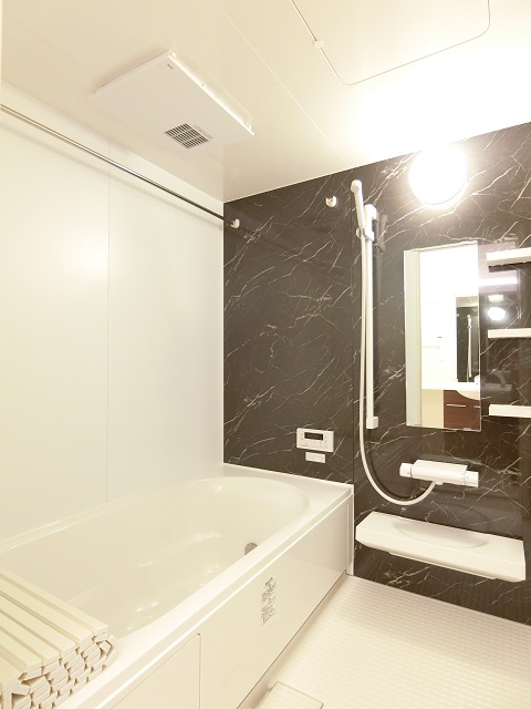 バス・シャワールーム　ゆったり過ごせるお風呂です