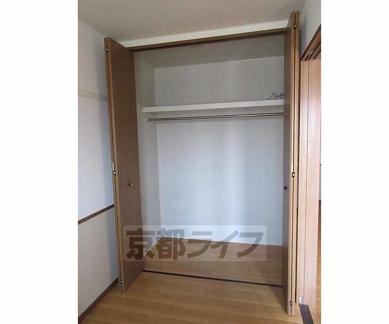 収納　たくさんしまえる収納付き！