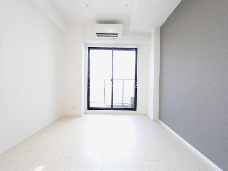 その他部屋・スペース　洋室7.9帖　エアコン付　バルコニーに面しています