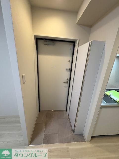 玄関　内見の予約先はタウンハウジング新中野店になります★★
