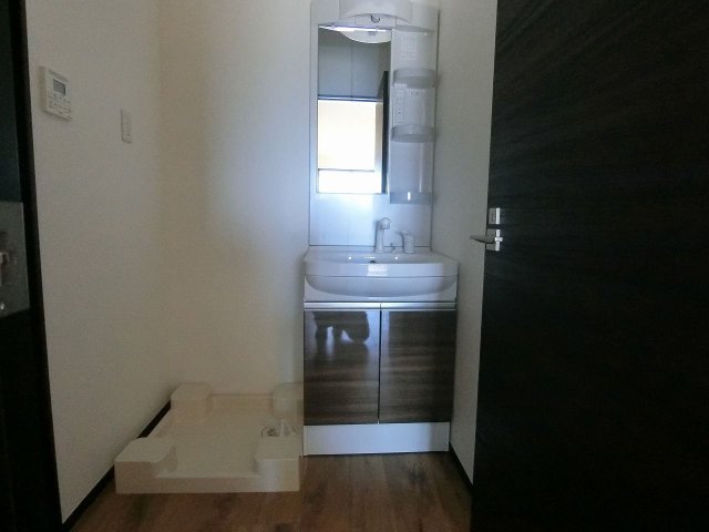 洗面設備　独立洗面化粧台付き