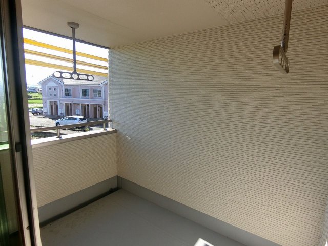 バルコニー　陽当たり良好なバルコニーです