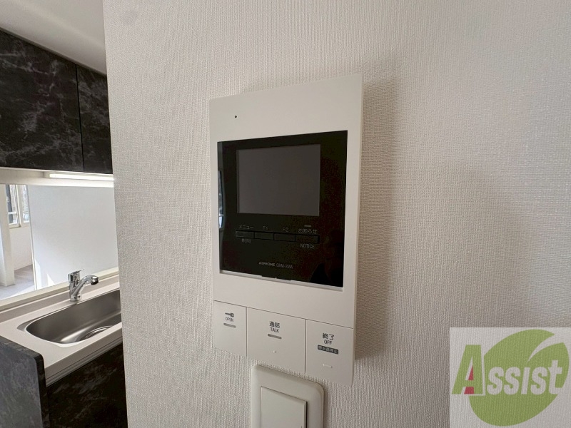 セキュリティ　ＴＶモニター付インターホンです。来客者の顔が見えるので安心！