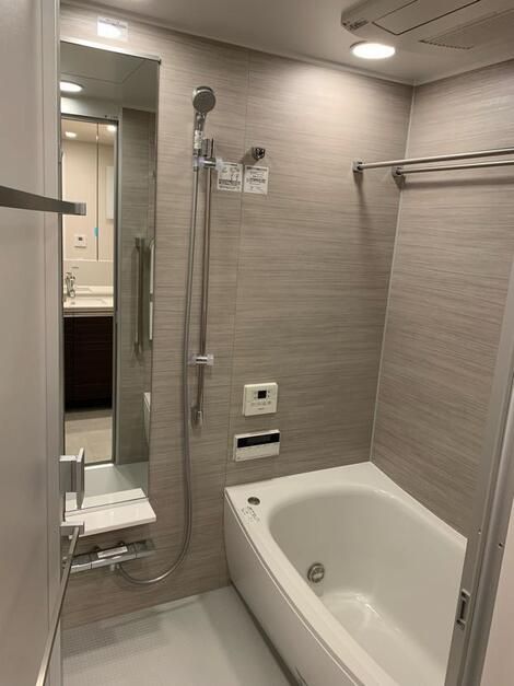 バス・シャワールーム　日々の疲れを癒すお風呂付です