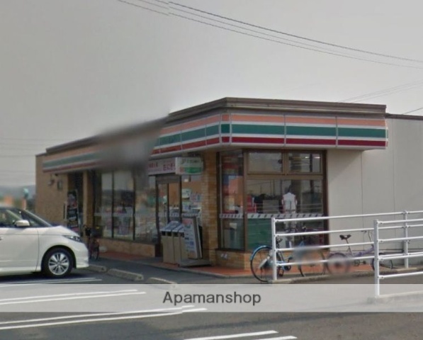 コンビニ　セブンイレブン（コンビニ）まで829m