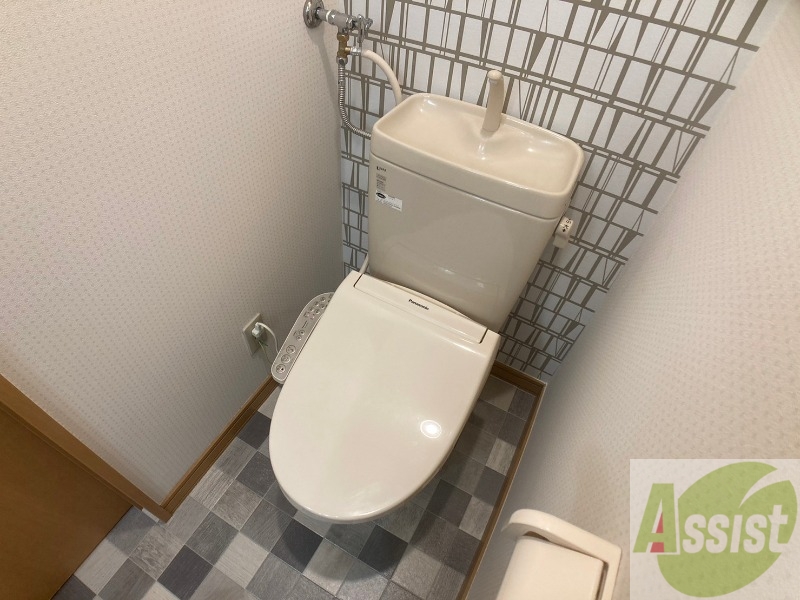 トイレ　こちらはトイレです。清潔感があり、安心して使用できます。