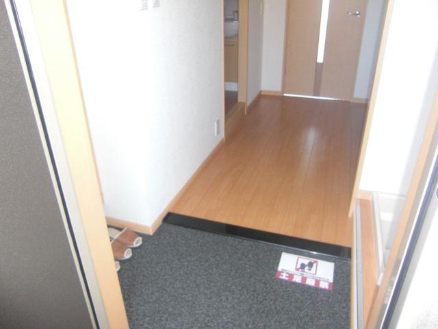 玄関　玄関ドアキーはカードキータイプです