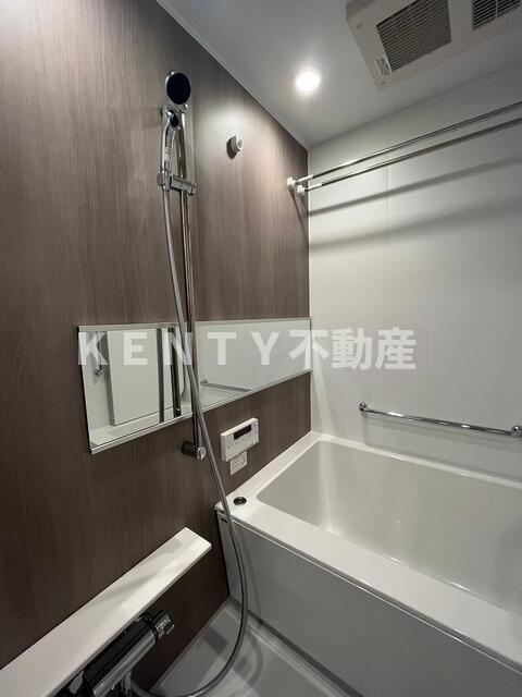 バス・シャワールーム　落ち着いた空間のお風呂です