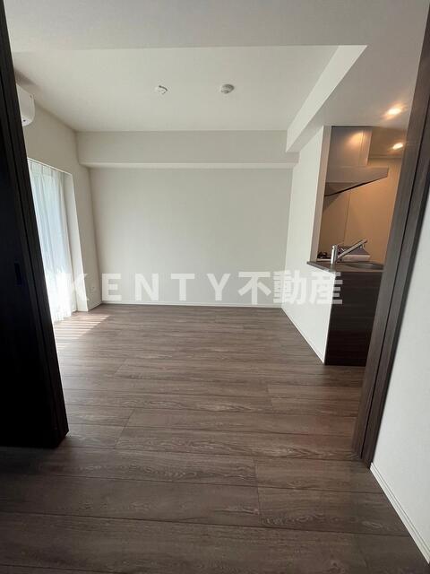 居室・リビング　こちらのリビングで趣味の時間をお楽しみください