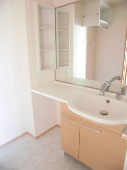 洗面設備　※同物件別号室参考写真