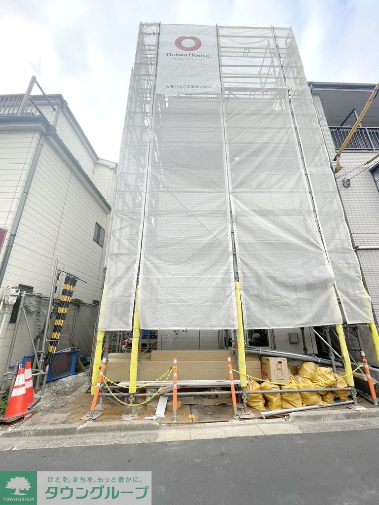 建物外観　駐車場