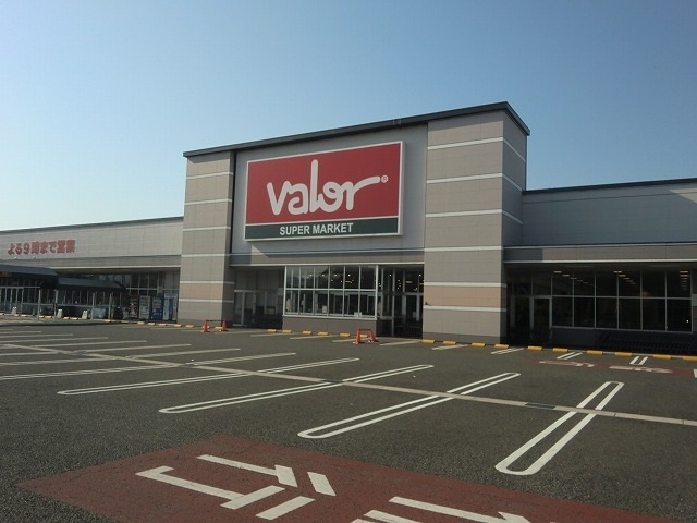 スーパー　バロー各務原中央店（スーパー）まで982m