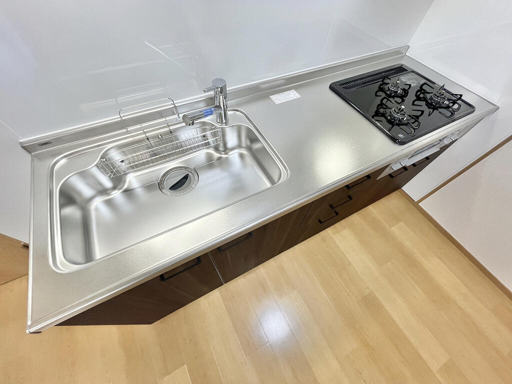 その他設備　●３口ガスコンロ（グリル付き）システムキッチン！