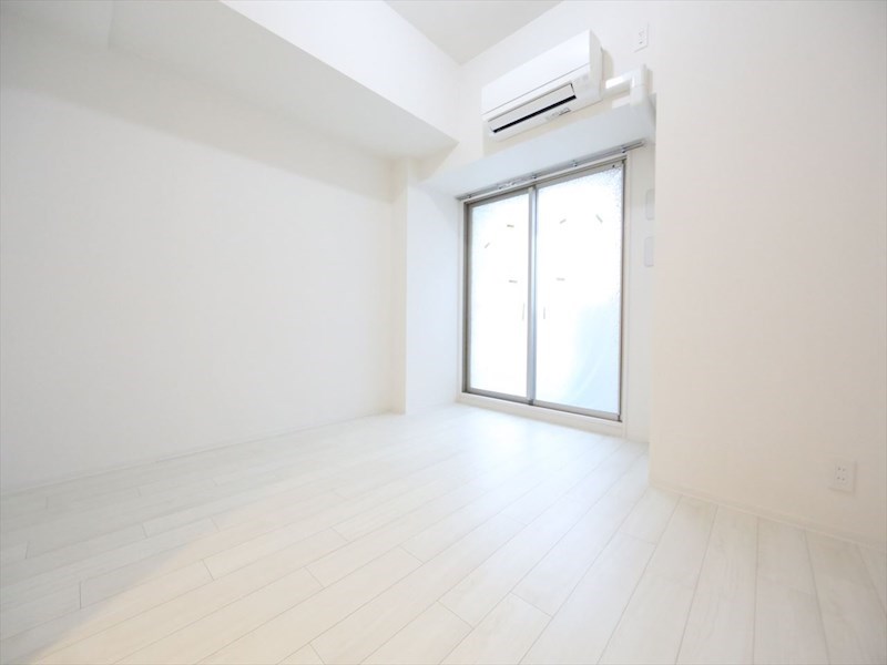 バルコニー　洋室7.7帖　エアコン完備　バルコニー