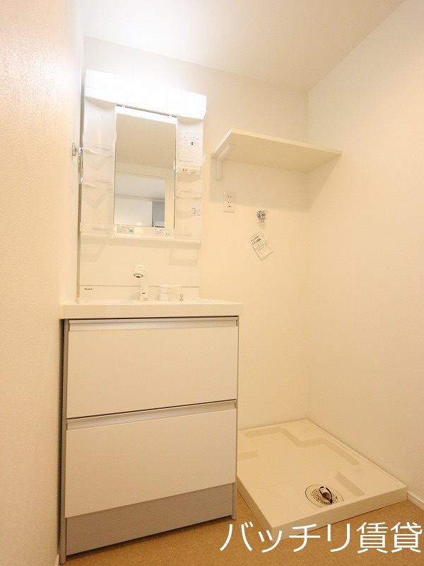 洗面設備　同型タイプの為、現状を優先いたします。