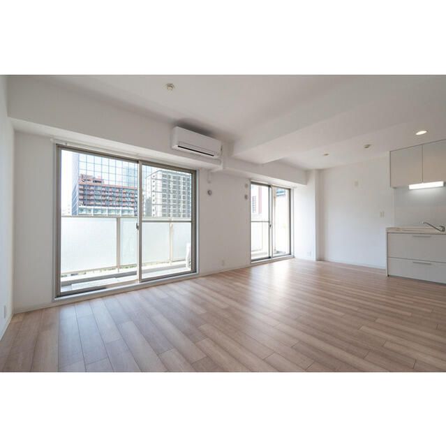 居室・リビング　こちらのリビングで趣味の時間をお楽しみください