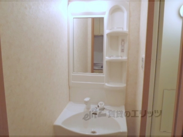 洗面設備　独立洗面台です・